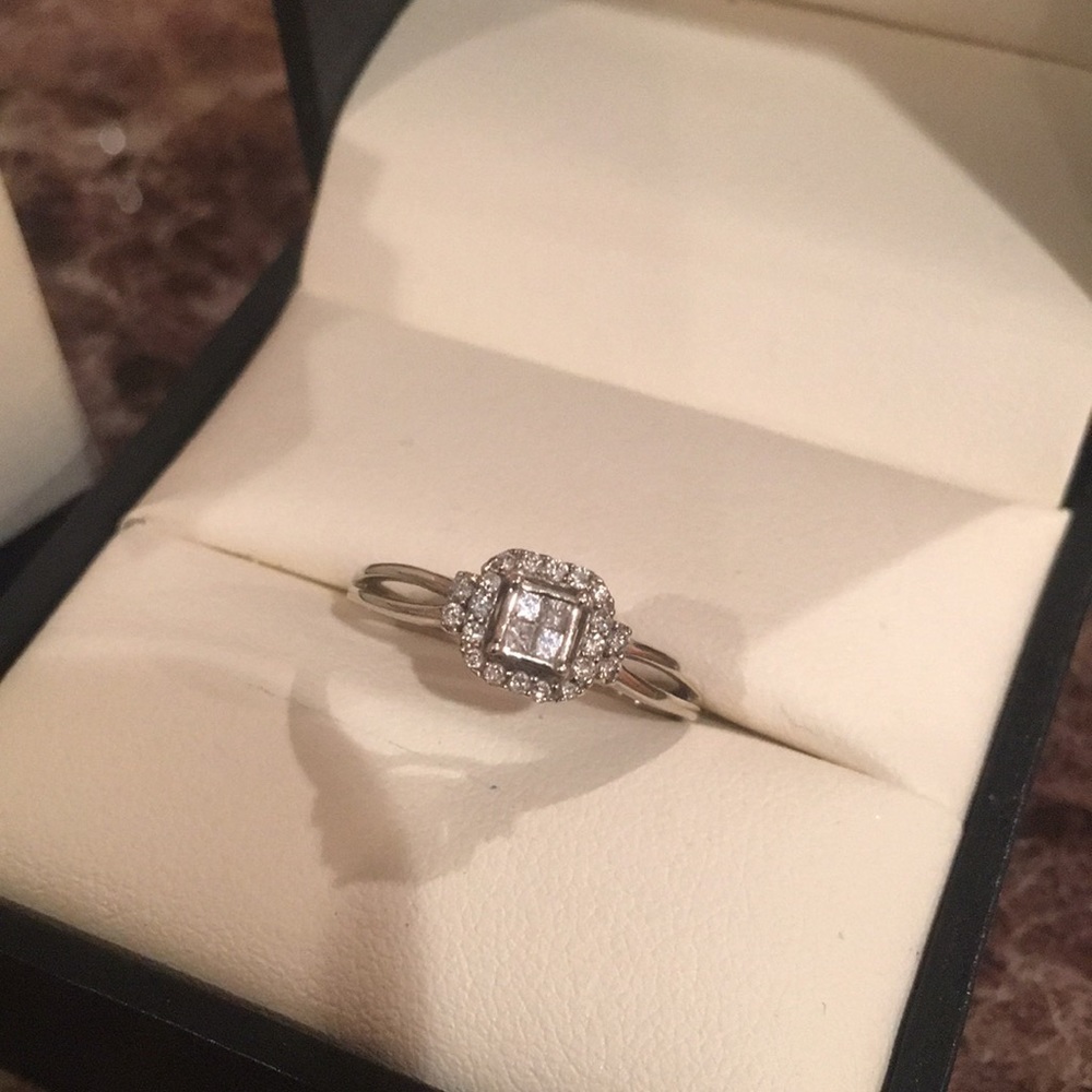 Diamond ring 💍 - Picture 3 of 5